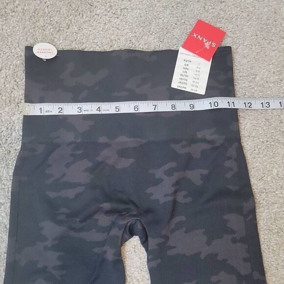 Spanx Women's Cropped Lamn Leggings Size M - Picture 5 of 6